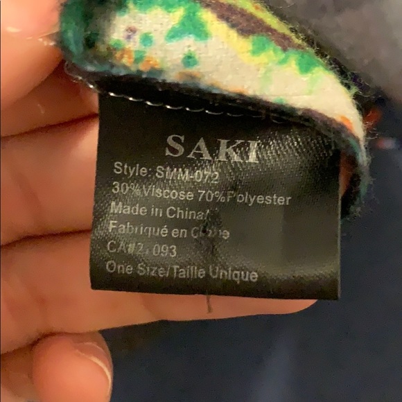 Beautiful colors scarf - Picture 6 of 6